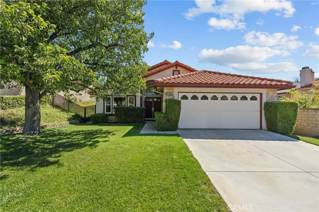 28712 Park Woodland, Saugus, CA — listing photo 1