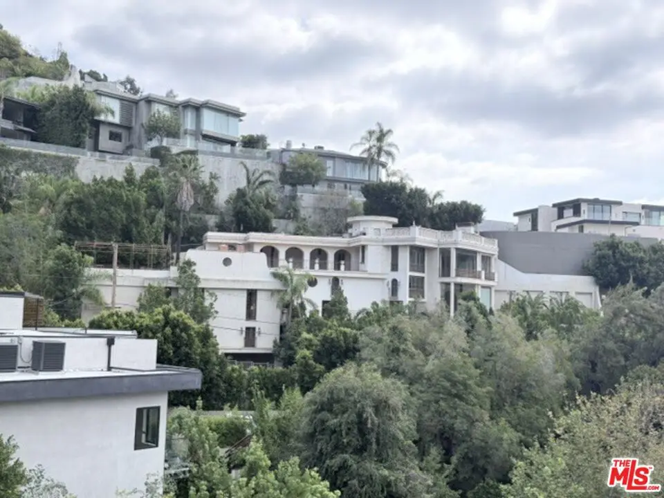 1754 Sunset Plaza Drive, Los Angeles, CA — listing photo 1