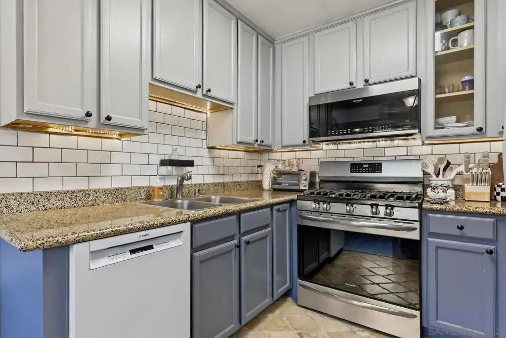 Condominium for sale at 514 Calle Montecito 78, Oceanside, CA featuring 2 beds and 2 baths