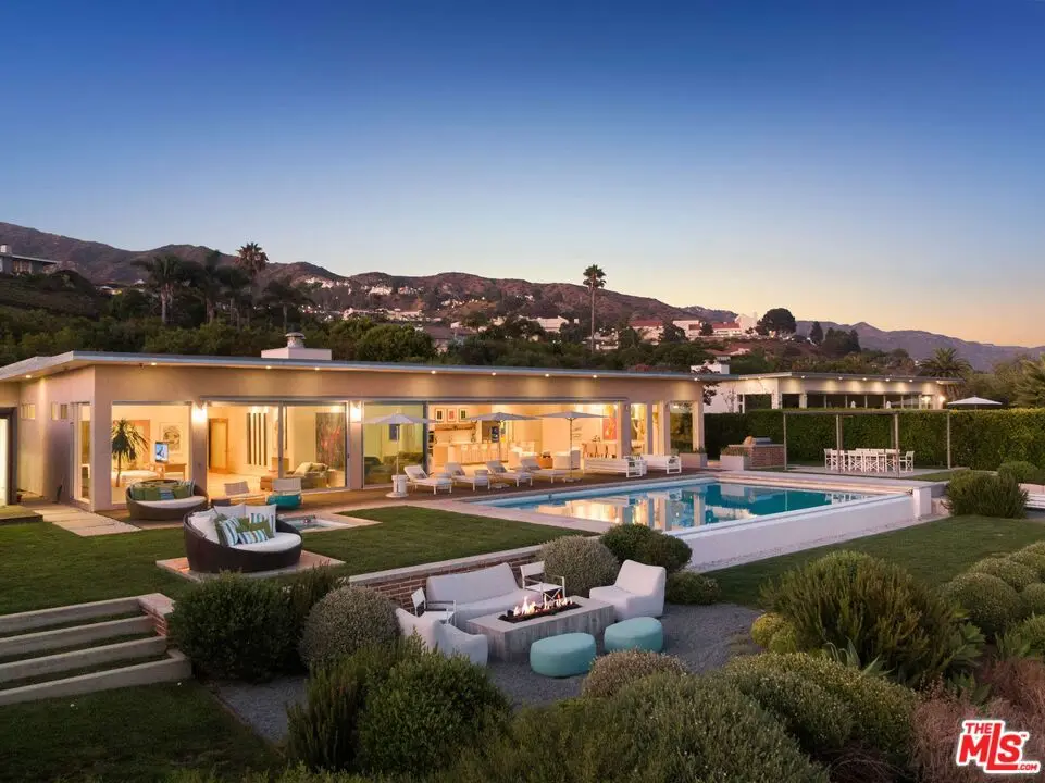 Single Family Residence for rent at 24685 Pacific Coast Highway, Malibu, CA featuring 4 beds and 6 baths