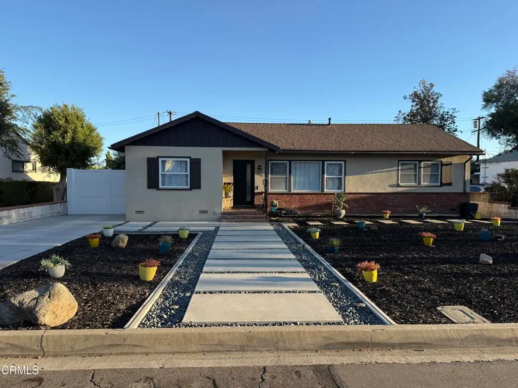 Single Family Residence for rent at 1075 Chevron Court, Pasadena, CA featuring 2 beds and 2 baths