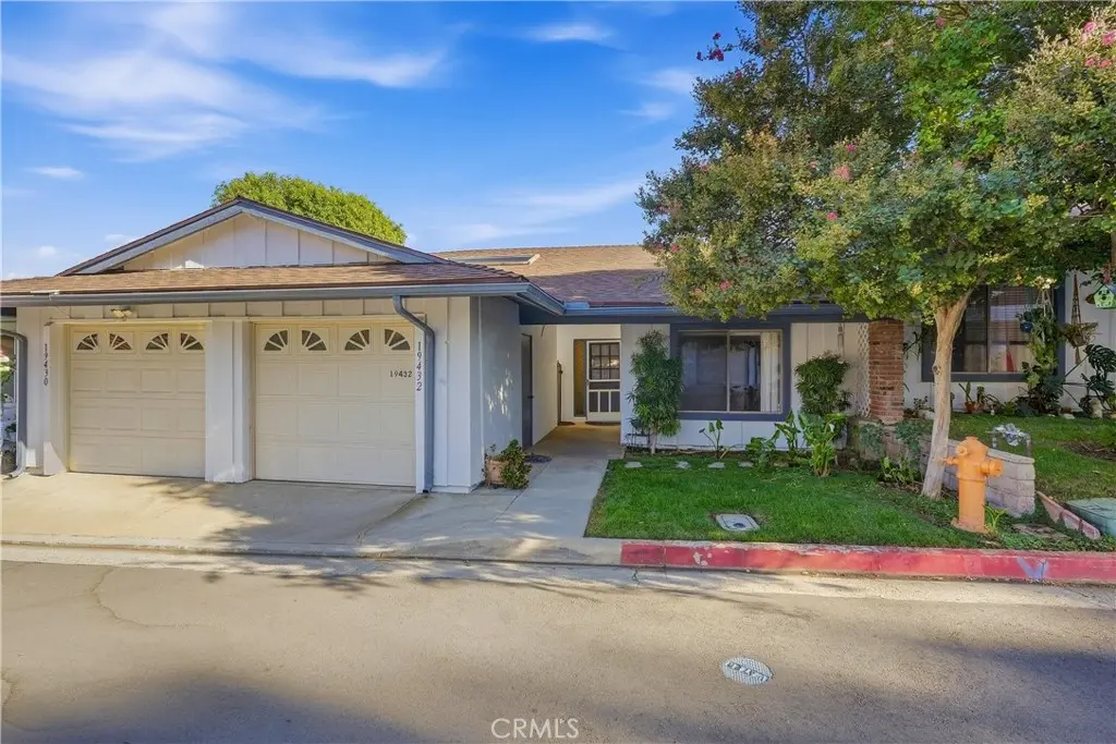 19432 Oak Crossing, Newhall, CA — listing photo 1