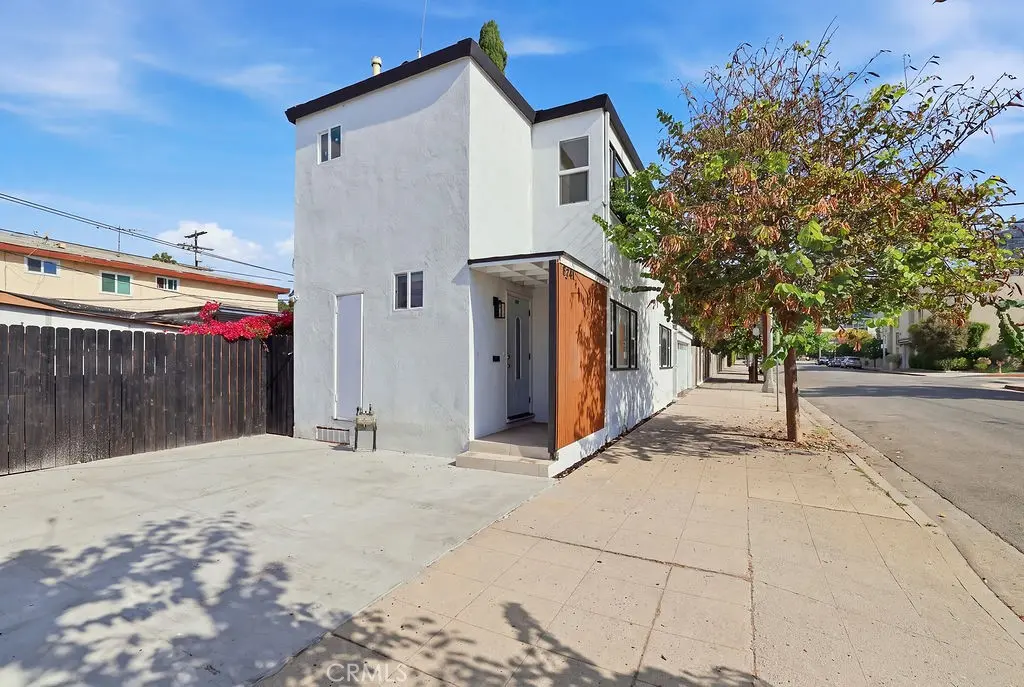 1211 Cole Avenue, Hollywood, CA — listing photo 1
