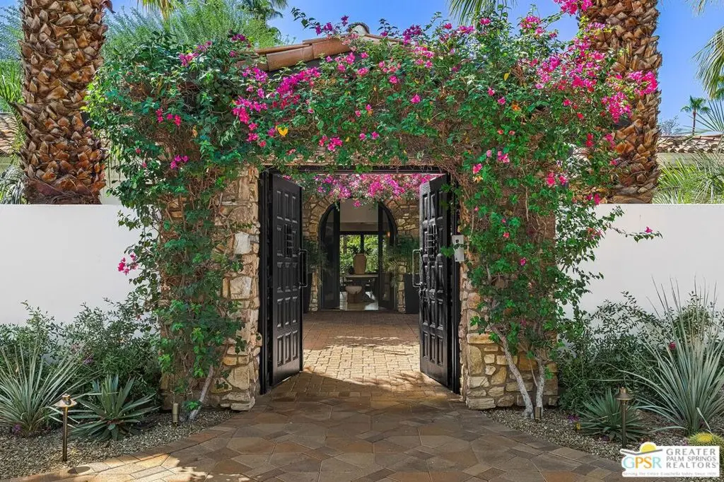 12 Clancy Lane, Rancho Mirage, CA — listing photo 1