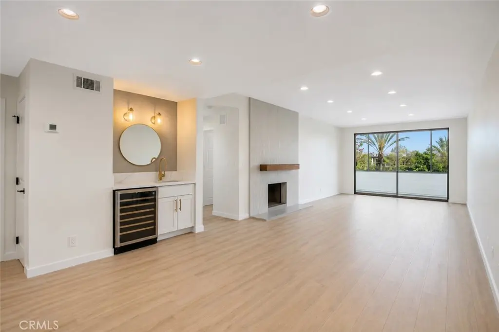 4600 Via Dolce 206, Marina Del Rey, CA — listing photo 1