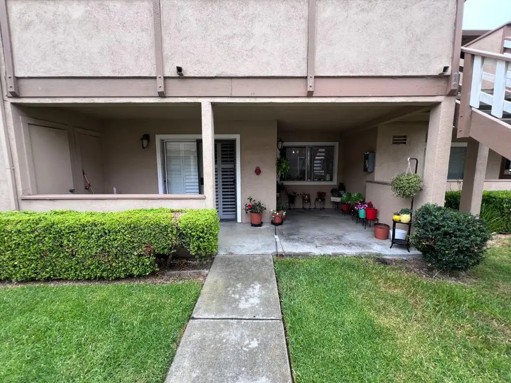 Condominium for sale at 30 W San Joaquin Street 3, Salinas, CA featuring 2 beds and 1 bath