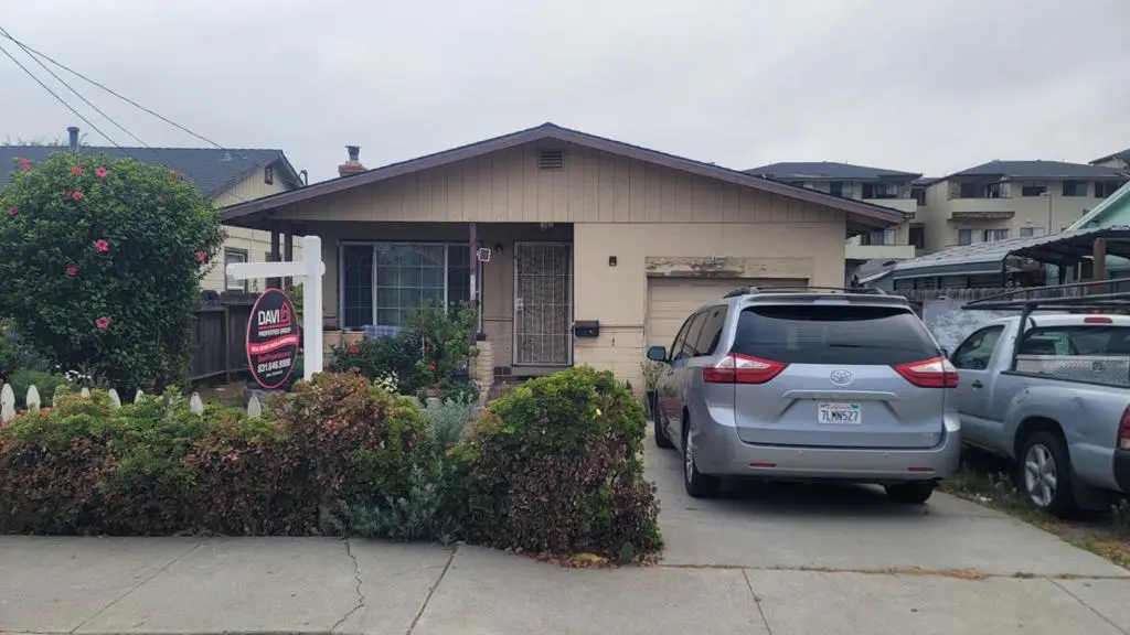 1189 Phoenix Avenue, Seaside, CA — listing photo 1