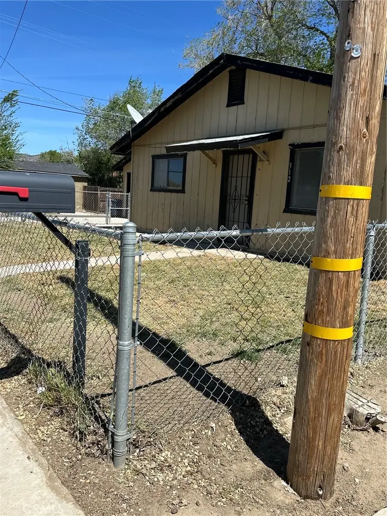 229 W D, Tehachapi, CA — listing photo 1