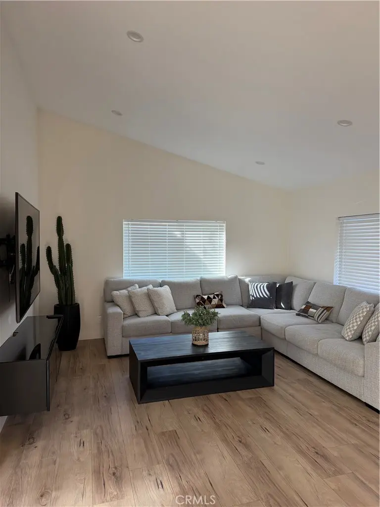 23167 valerio, West Hills, CA — listing photo 1