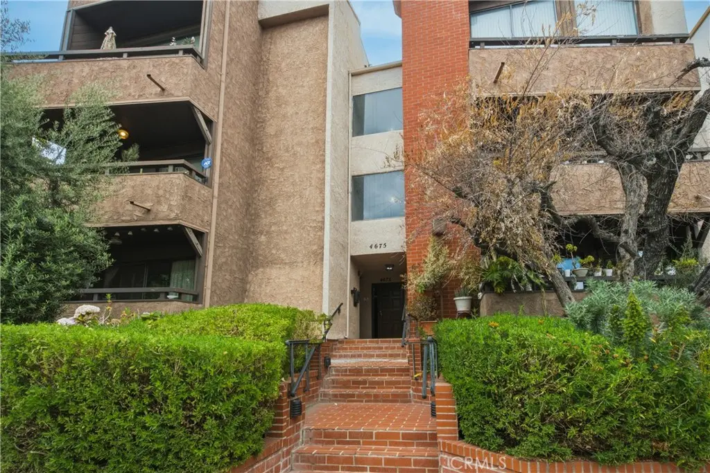 4675 Willis 105, Sherman Oaks, CA — listing photo 1