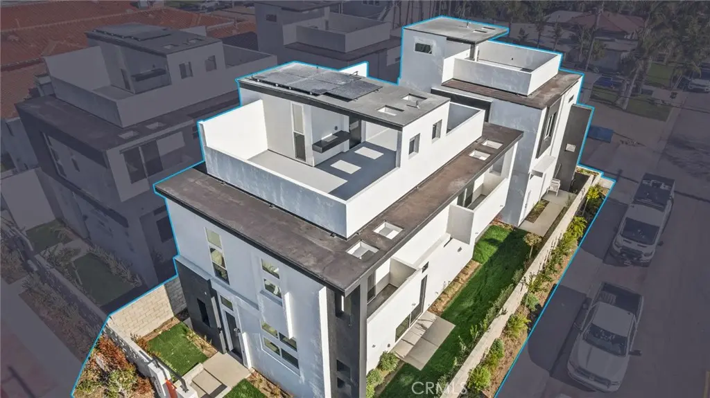 Single Family Residence for sale at 3215 S El Camino Real, San Clemente, CA featuring 4 beds and 4 baths