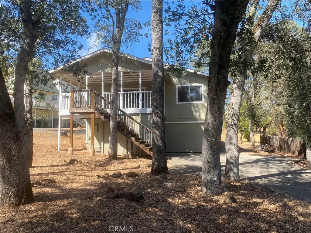 Residential Lease for rent at 20569 Powder Horn, Hidden Valley Lake, Lake County, CA featuring 2 beds and 1 bath