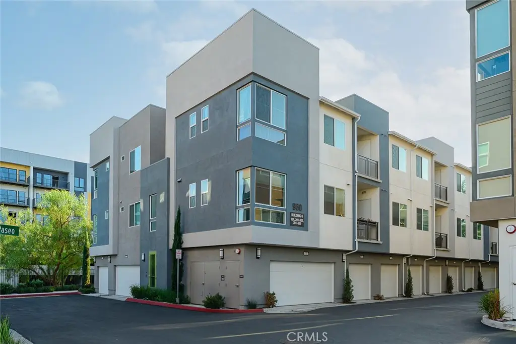 960 N Tangent Privado 303, Ontario, CA — listing photo 1