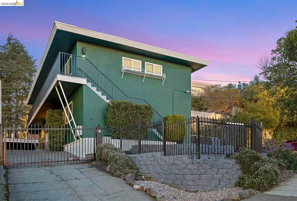 Quadruplex for sale at 8 Whitmore Pl, Oakland, CA
