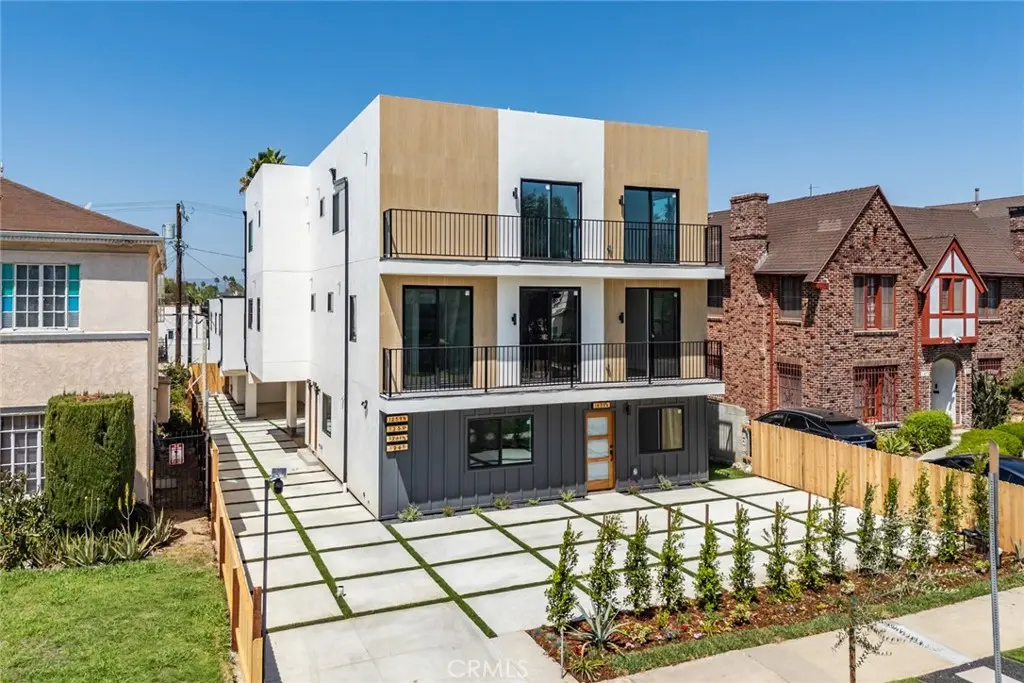 1259 S Longwood Avenue, Los Angeles, CA — listing photo 1