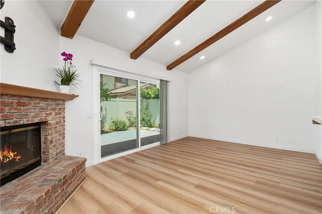 18435 Keswick st. 10, Reseda, CA — listing photo 1