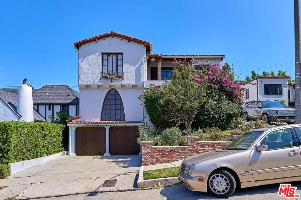 Single Family Residence for rent at 918 S Stanley Avenue, Los Angeles, CA featuring 2 beds and 2 baths