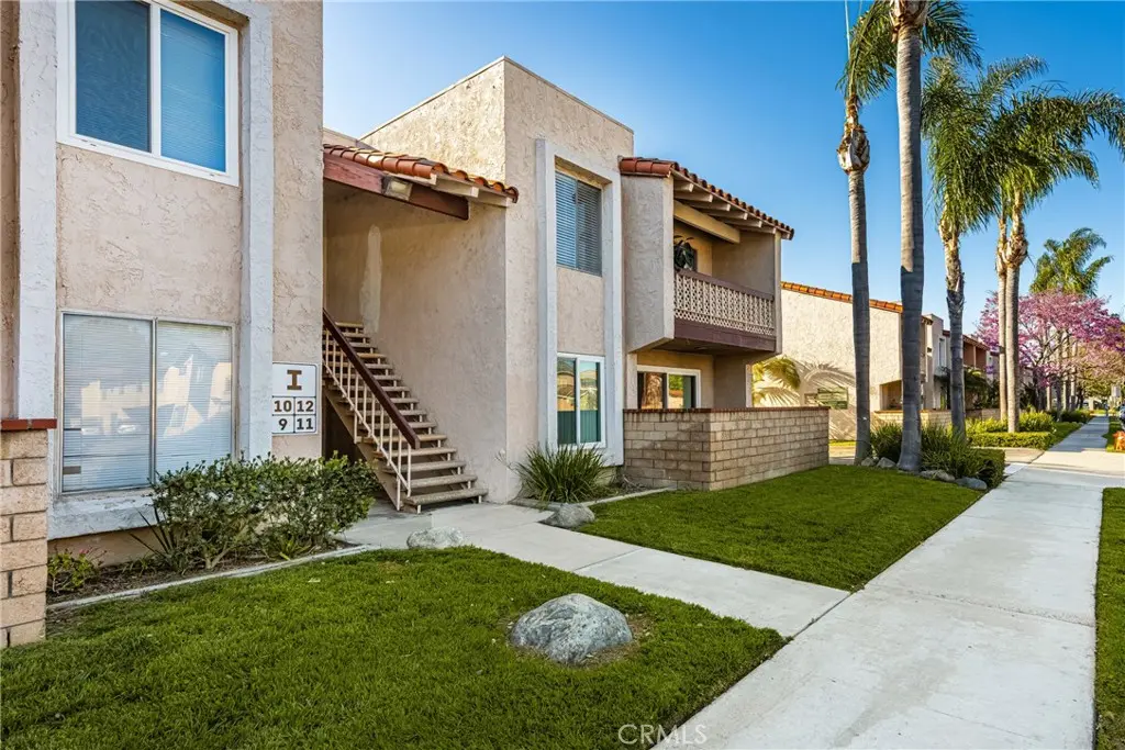 700 W La Veta I11, Orange, CA — listing photo 1