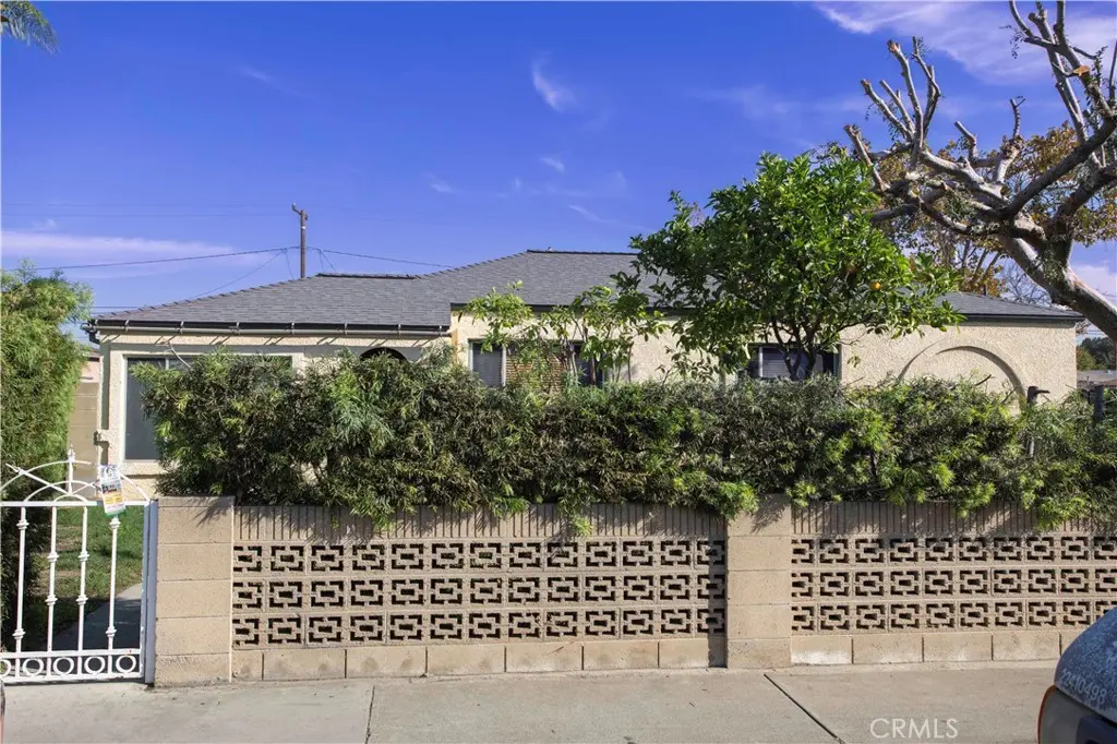 11891 Centralia, Lakewood, CA — listing photo 1