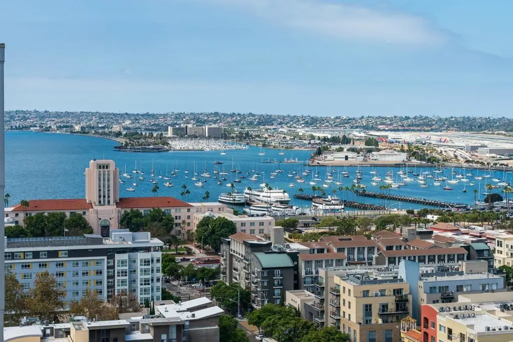 300 W Beech 1906, San Diego, CA — listing photo 1