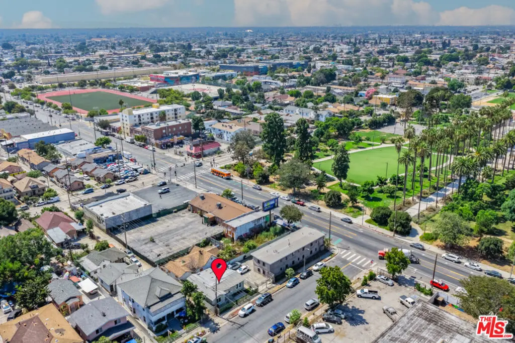 618 E 50th Street, Los Angeles, CA — listing photo 1