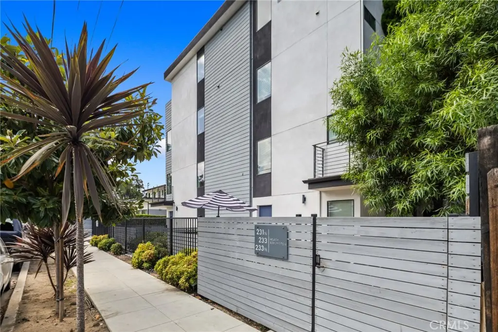 233 N Burlington Avenue, Echo Park, CA — listing photo 1