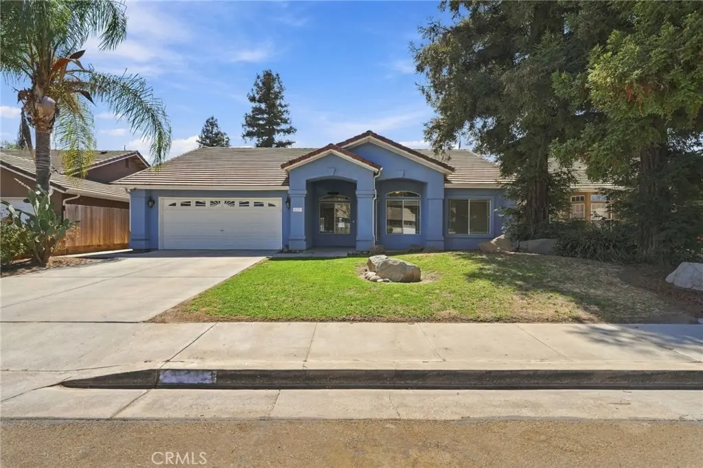 4029 E Meadow, Visalia, CA — listing photo 1