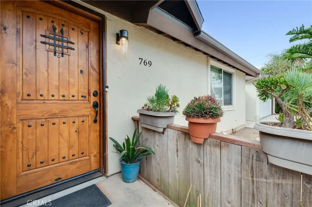 769 W Wilson, Costa Mesa, CA — listing photo 1