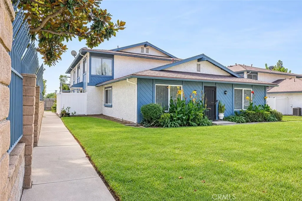 Condominium for sale at 866 W 13th 2, Azusa, CA featuring 2 beds and 2 baths