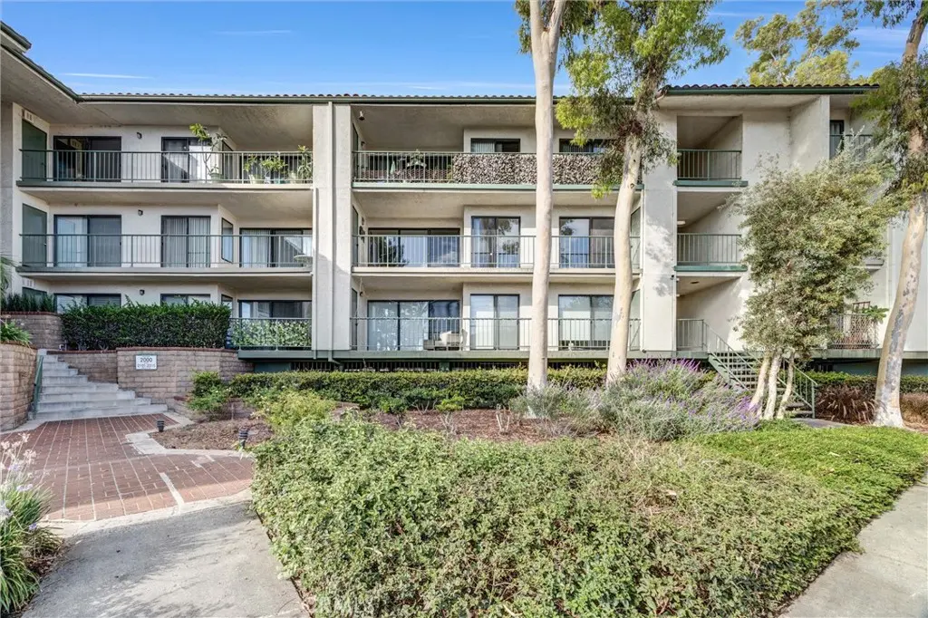 2207 Apricot, Irvine, CA — listing photo 1