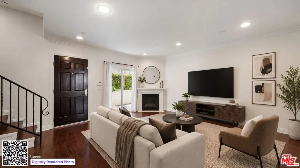 Condominium for rent at 1529 S Beverly Drive 4, Los Angeles, CA featuring 3 beds and 4 baths