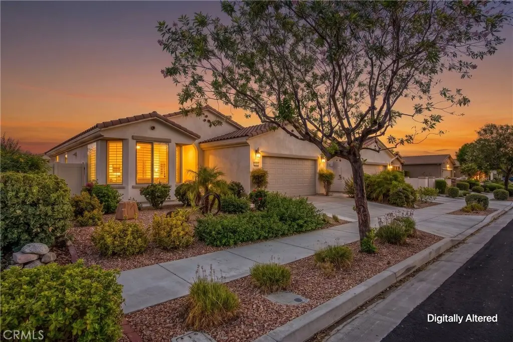1527 Via Rojas, Hemet, CA — listing photo 1