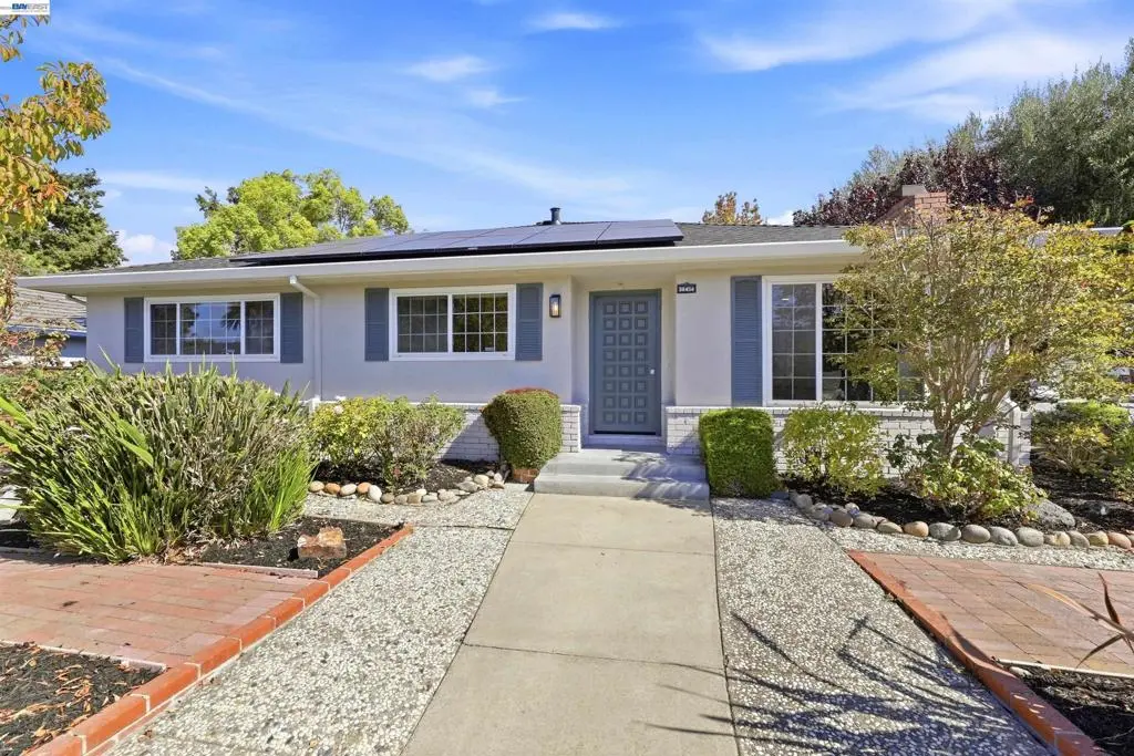 Single Family Residence for sale at 38454 Glenview Dr, Fremont, CA featuring 3 beds and 3 baths