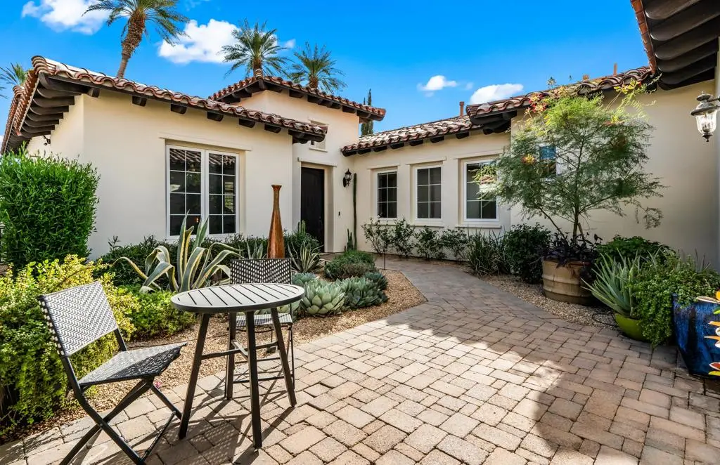 Residential Lease for rent at 56738 Palms Dr Drive, La Quinta, Riverside County, CA featuring 3 beds and 3 baths