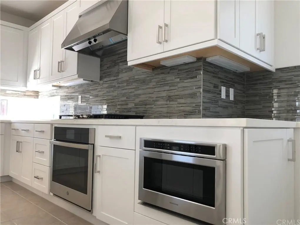 311 Lodestar, Tustin, CA — listing photo 1
