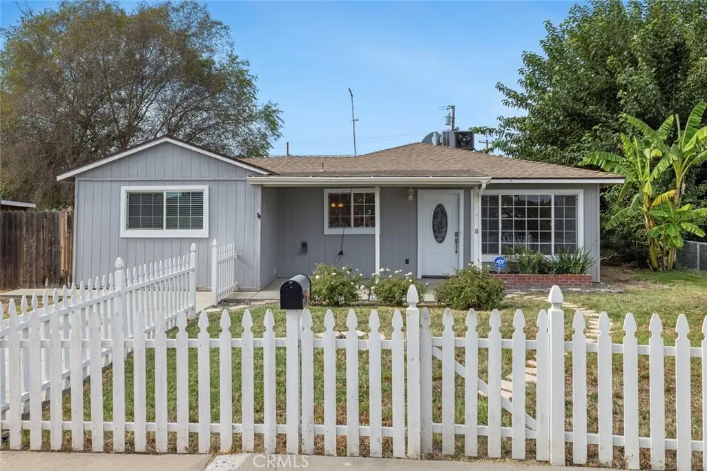 609 College, Coalinga, CA — listing photo 1
