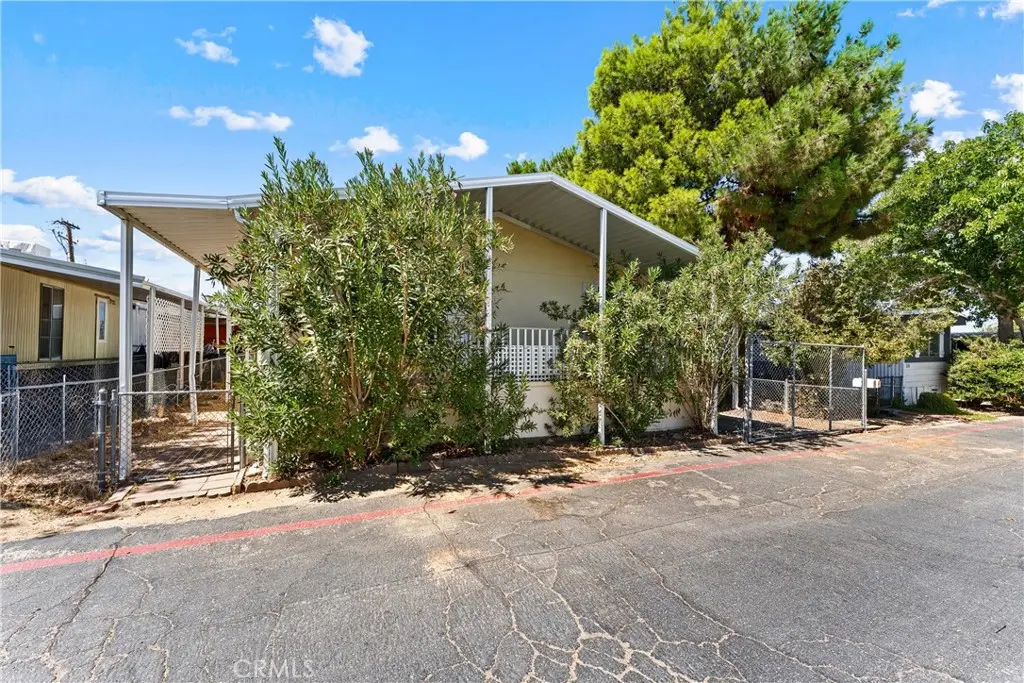 5711 Columbia Way SPC 219, Quartz Hill, CA — listing photo 1
