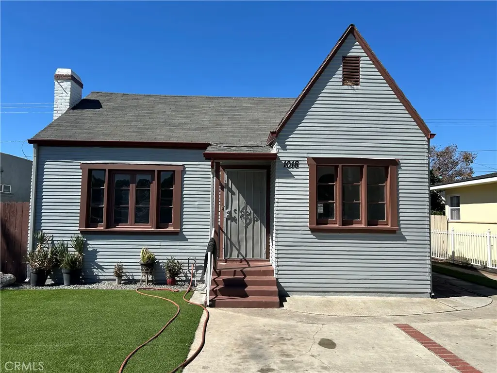 Single Family Residence for sale at 1018 S Halladay, Santa Ana, CA featuring 2 beds and 2 baths