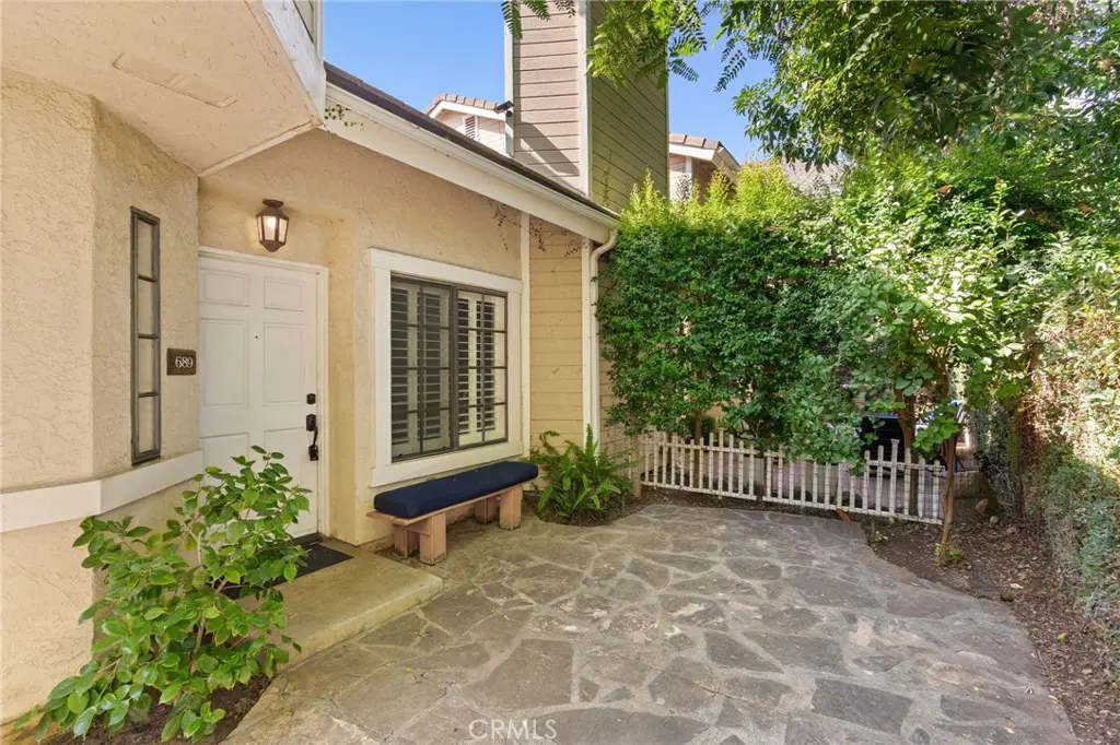 Condominium for sale at 689 W Sierra Madre, Sierra Madre, CA featuring 2 beds and 3 baths