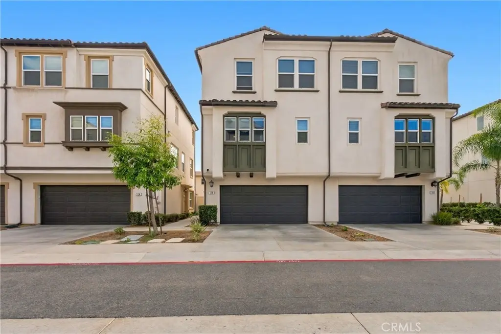 Condominium for sale at 318 S Quadrilateral, Anaheim, CA featuring 3 beds and 3 baths