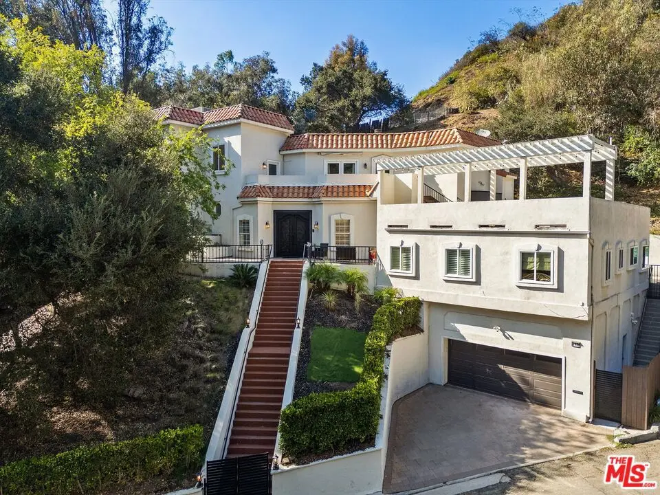 8171 Willow Glen Road, Los Angeles, CA — listing photo 1