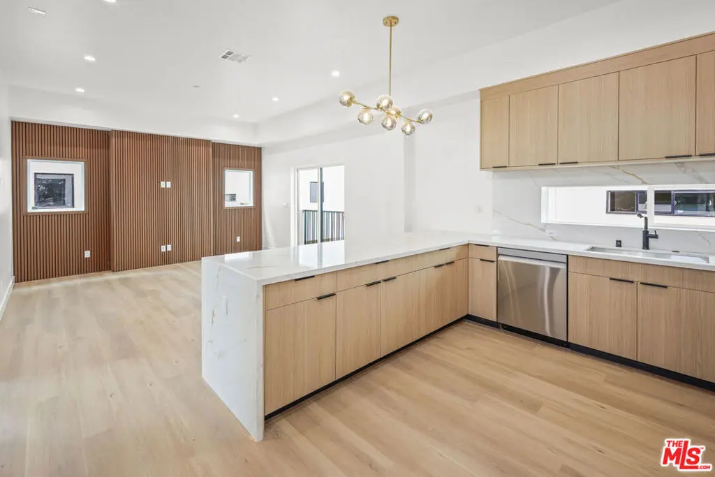 11010 Hortense Street, North Hollywood, CA — listing photo 1