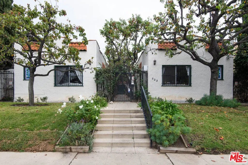 Condominium for rent at 522 N Alta Vista Boulevard 3, Los Angeles, CA featuring 1 bed and 1 bath