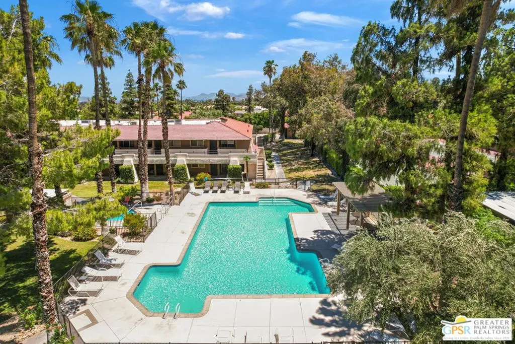 575 N Villa Court 204, Palm Springs, CA — listing photo 1