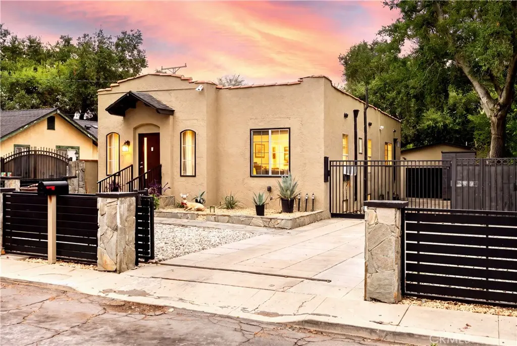 868 W Calaveras, Altadena, CA — listing photo 1