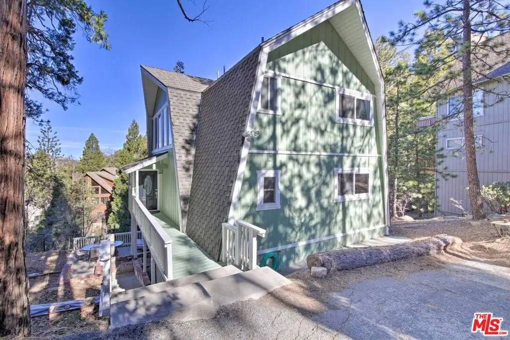 888 Grass Valley Road, Lake Arrowhead, CA — listing photo 1