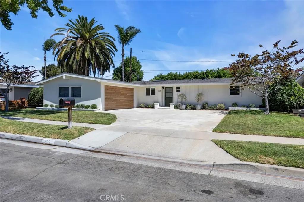 268 E Bay, Costa Mesa, CA — listing photo 1