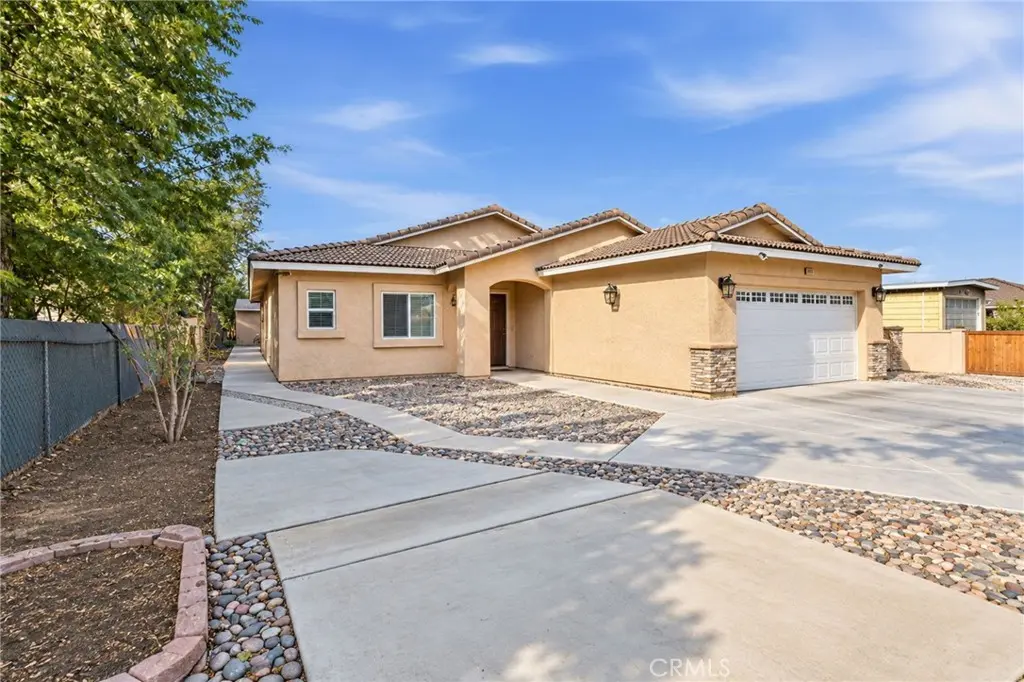 16028 Spruce, Hesperia, CA — listing photo 1