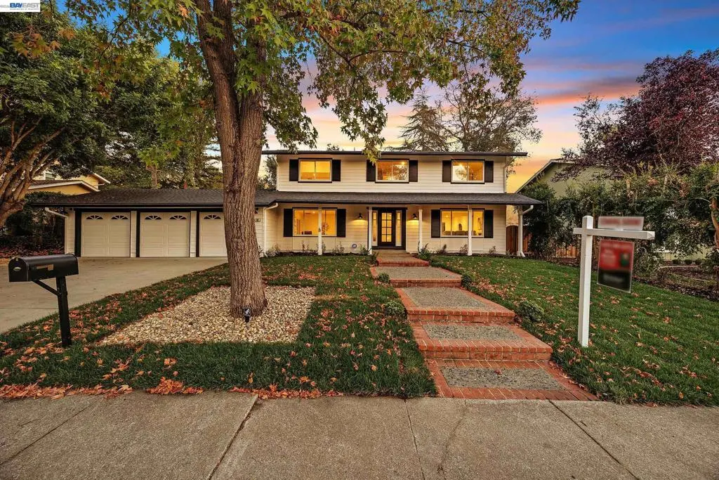 Single Family Residence for sale at 50 E Leeds Ct, Danville, CA featuring 5 beds and 3 baths
