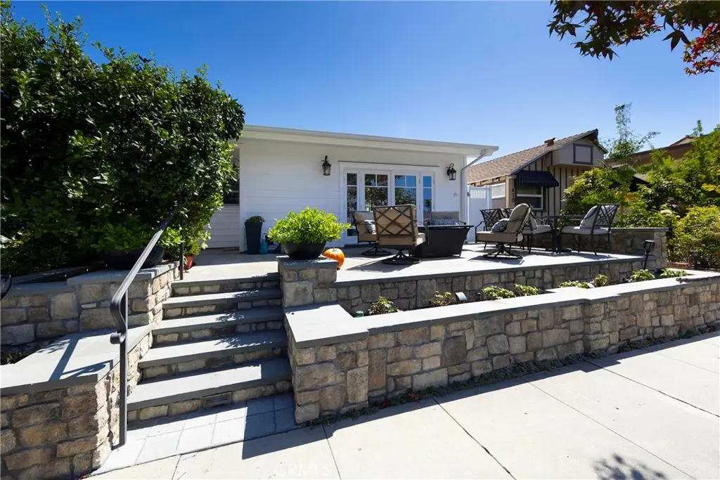 412 1/2 Dahlia Avenue, Corona Del Mar, CA — listing photo 1